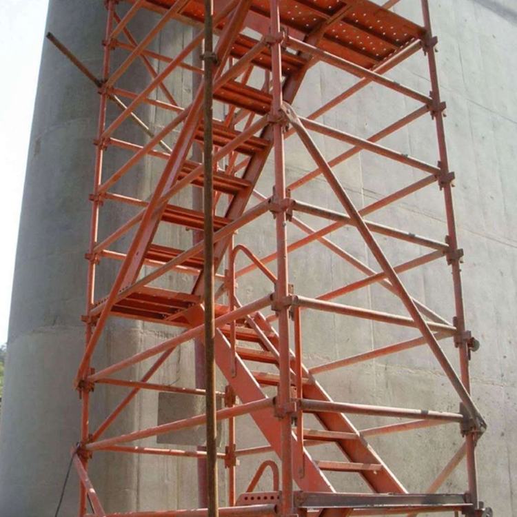 永邦建筑 專業(yè)提供掛網(wǎng)式爬梯與75加強(qiáng)型施工安全爬梯，定制化腳手架解決方案